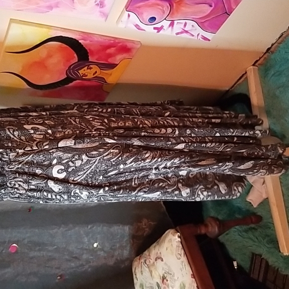 Black and White Patterned Dress - Picture 4 of 8